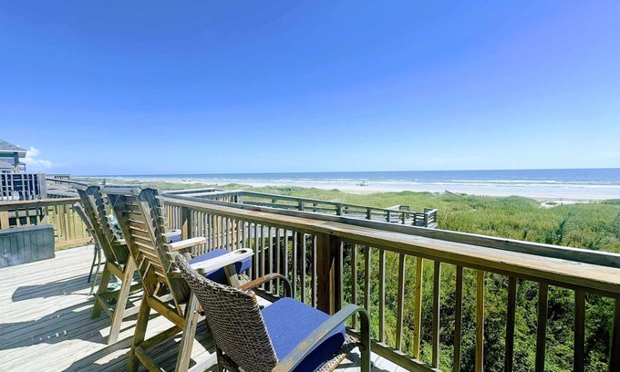 Freeport House | Blue Waves Beachside Calm, Gulf Views for Miles