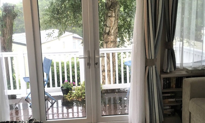 Hamworthy House | Bluebell delightful dog-friendly caravan on Rockley Park, Poole Harbour, Dorset
