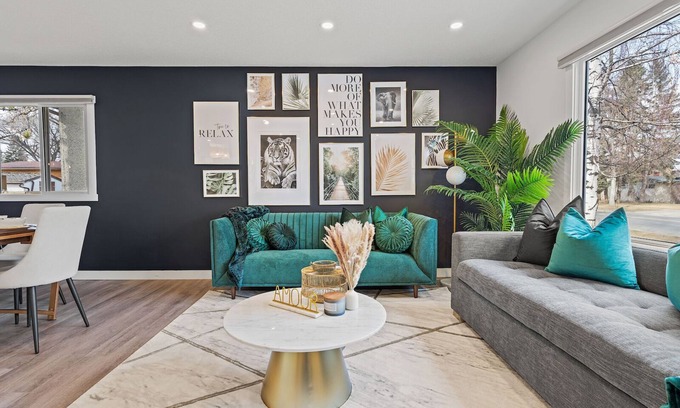 Southeast Calgary House | Bluebird's | Upscale | DT 10 Min Free Parking