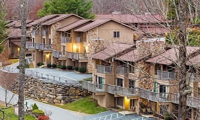 Banner Elk Condo | BlueGreen Blue Ridge Village | 2BR Villa