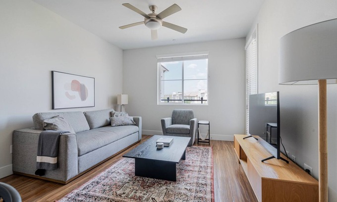 Carmel Valley Apartment | Blueground | Carmel Valley, pool, nr Torrey Pines