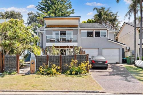 Forresters Beach House | Bluewave Beach Getaway