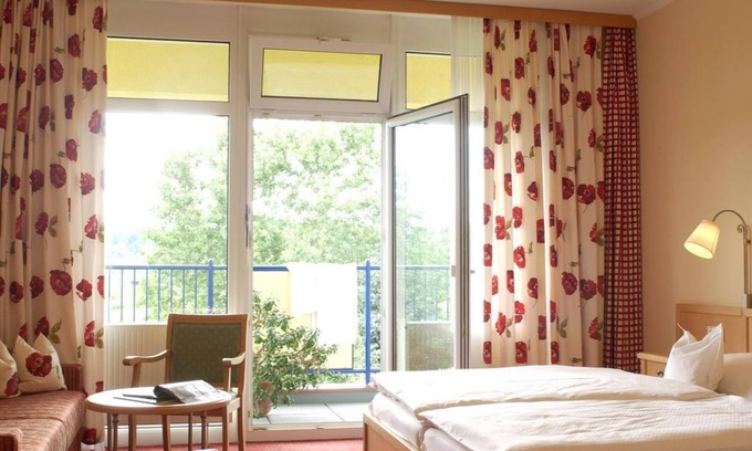 Merkendorf House | Blumenzimmer - Package Sport & Genuss - Feriendomizil, Gasthof Scheer