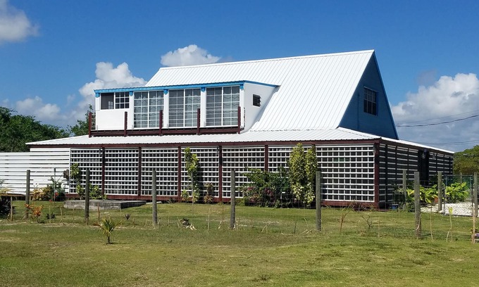 Vista Del Mar Bed & Breakfast | BNB w/pool