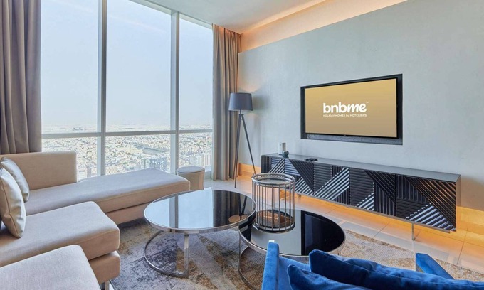 Al Olaya District Apartment | bnbme | Luxury Damac Apt near Kingdom Tower | Pool & Gym
