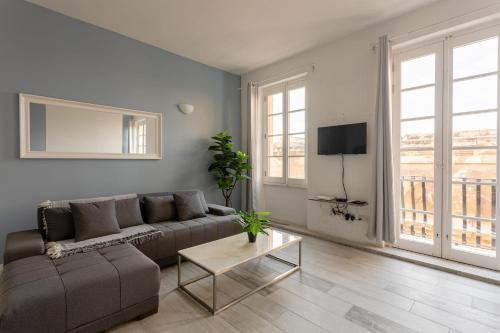 Valletta Apartment | BnBNova - Historic Valletta Penthouse