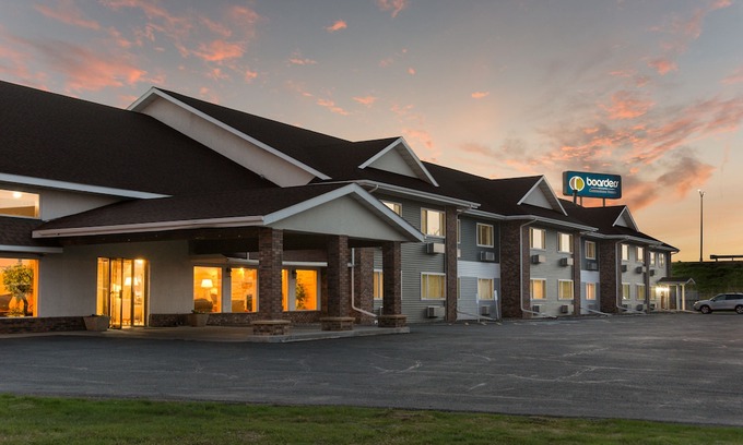 Billings Park Hotel | Boarders Inn & Suites by Cobblestone Hotels - Superior Duluth