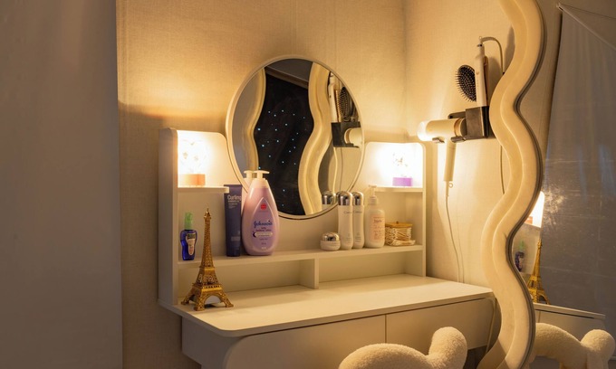 Yuseong Apartment | Boardgames, Cosplay, Nintendo, Beam Projector, Netflix, Ball Pool, Comic Book