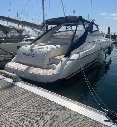 Torquay City Centre Boat Rental | Boat Accommodation Ltd