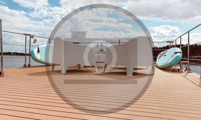 Havelsee Boat Rental | Boating holidays on this unique houseboat - relaxation and adventure, pure nature and city flair.