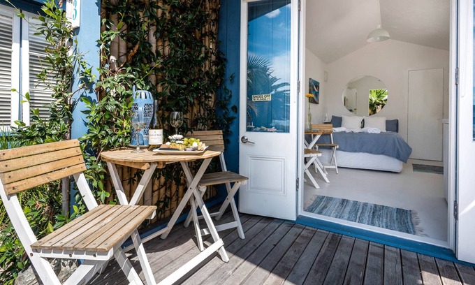 Surfdale Apartment | Boatsheds on the Bay, Boatshed #1