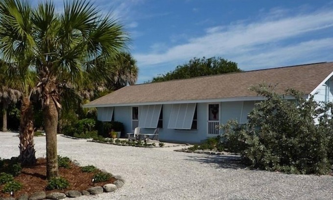 Golden Beach House | Boca Grande Beach House, South Unit- Great Price! Great Location!