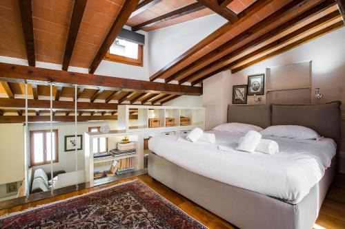 Santa Croce Apartment | Bohémienne Penthouse