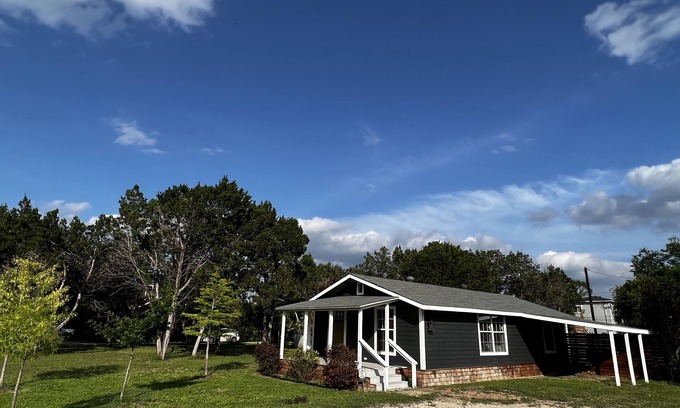 New Braunfels Cottage | Boho Cottage at the Guadalupe River - Recently Remodeled