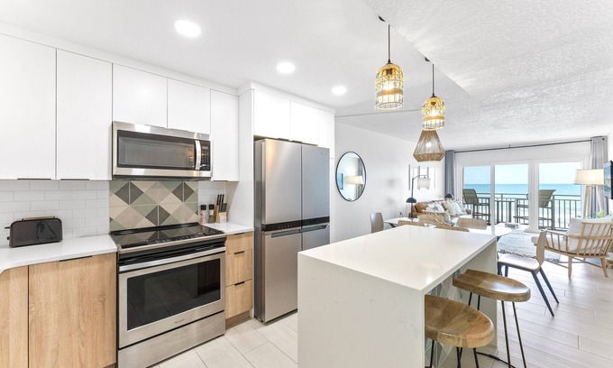Satellite Beach Condo | Boho-Inspired Oceanfront Escape with Stunning Balcony Views & Resort-Style Amenities! π΄β¨