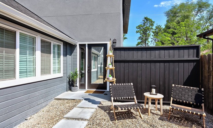 Veterans Park House | Boise Whitewater Villa with Heated Pool Year Round!