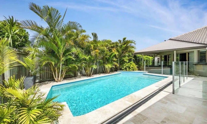 Bokarina House | Bokarina Pool House: Relaxed Coastal Living