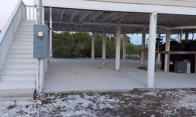 George Town House | Bonefish flat