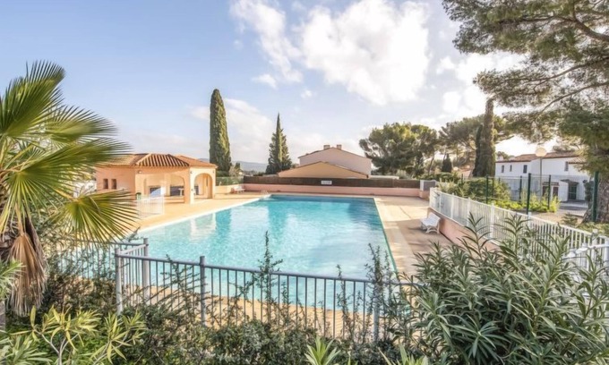 Cavalaire-sur-Mer House | Bonporteau by Interhome