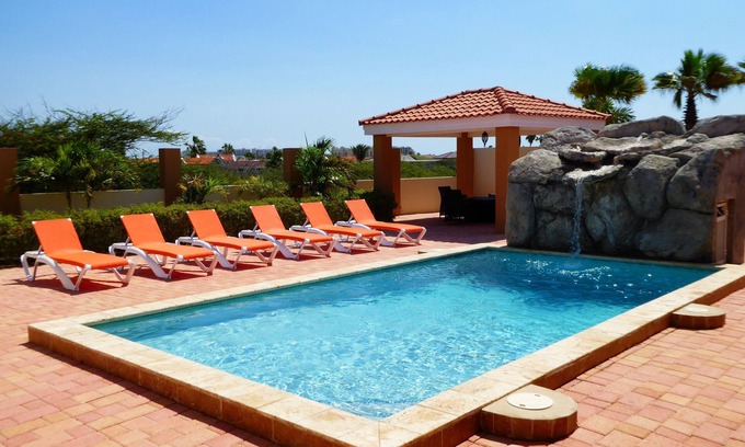 Esmeralda House | BOOK YOUR CHRISTMAS HOLIDAY IN ARUBA AT A BEAUTIFUL, PRIVATE HOME!