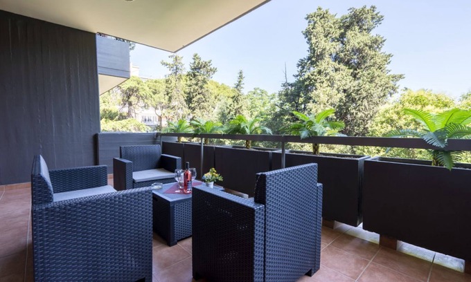 Municipio 2 Apartment | Boscoincittà Apt with garage and whirlpool!