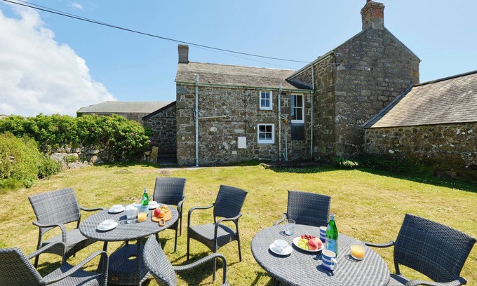 Saint Martin Cottage | Bosistow Farmhouse