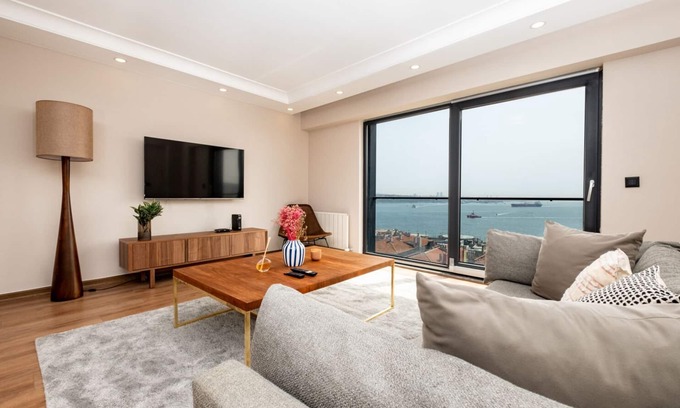 Cihangir Apartment | Bosphorus View with Two Bedrooms, Elevator and Central Location
