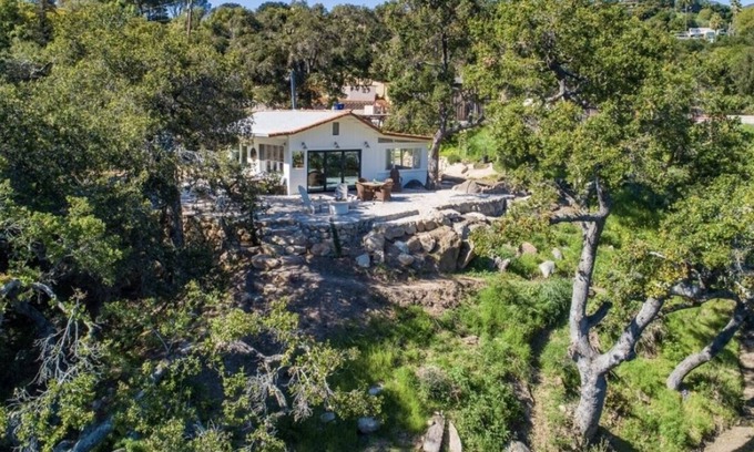 Mission Canyon Cabin | Botanical Cabin Santa Barbara 5 minutes to the Beach