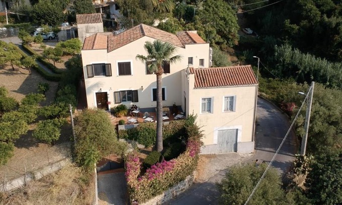 Cefalu Bed & Breakfast | Bouganville B&B