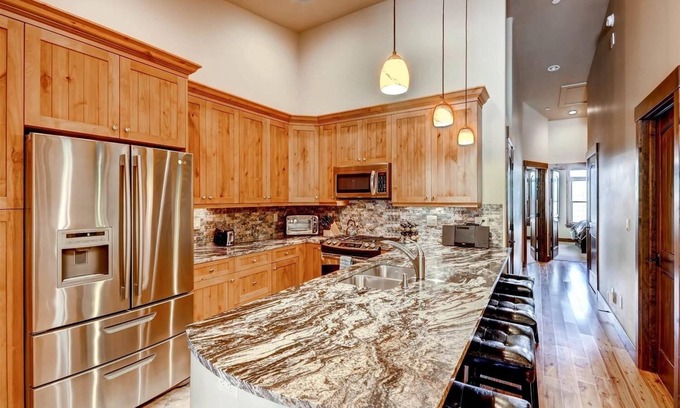 Frisco Condo | Boulevard Bend P2 3 Bedroom Condo by RedAwning