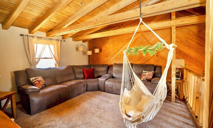 Mount Saint Francis Cabin | Bourbon Trail Cabin Sleeps 10 A+ Rated Comfort Spacious & Secluded Retreat