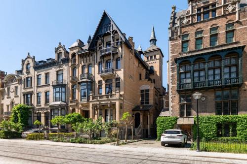 Zurenborg Apartment | Boutique Baron Osy Suite First Terrace
