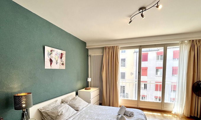 Eaux-Vives Vollandes Apartment | Boutique Central Studio, 5' from Lake