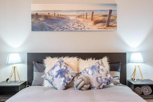 Carramar House | Boutique Double Room in Carramar - Close to Station & Shops - Shared Bathroom