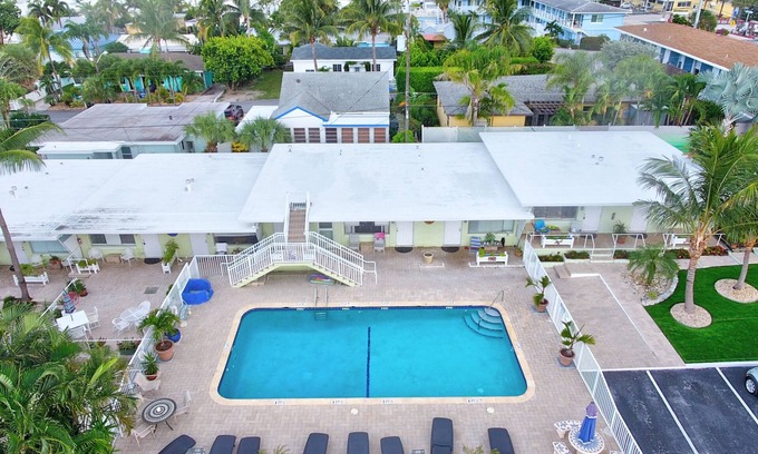 Ocean Ridge Condo | Boutique Style Apartment in dream location with pool 200 meters from the beach 6