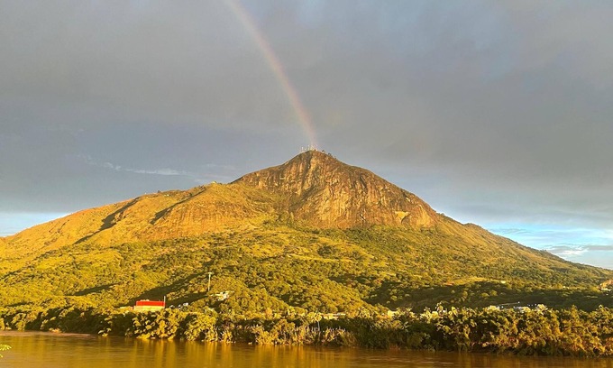 Ilha dos Araujos Apartment | Flat with views of Rio Doce and Pico da Ibituruna, we accept pets.