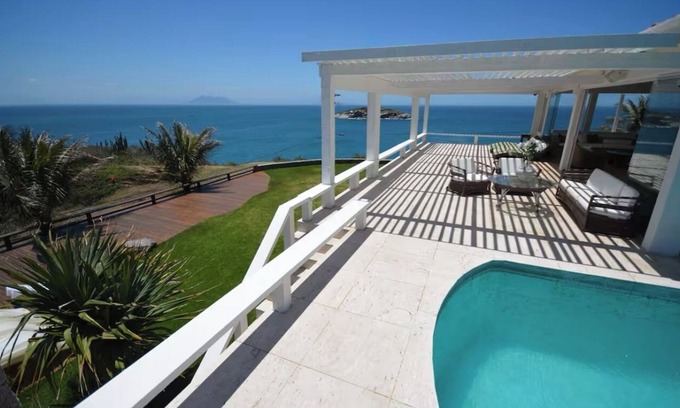 Joao Fernandes Villa | Mansion in João Fernandes - Beachfront