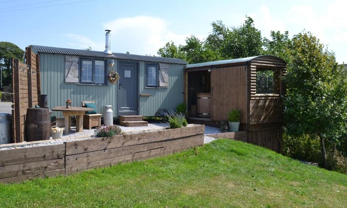 Barnoldswick House | Bracken Hut at Copy House Hideaway