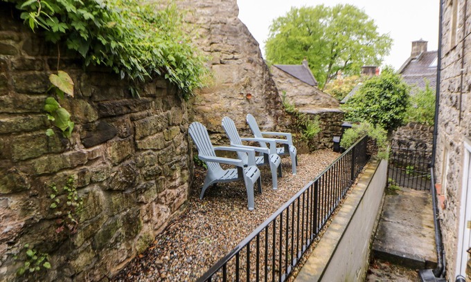 Winster Cottage | BRADLEY HOUSE, pet friendly, character holiday cottage in Winster