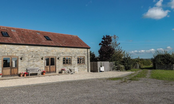 Babcary Cottage | BRAMBLE COTTAGE, romantic, with a garden in Lydford-On-Fosse