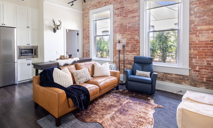 Downtown Condo | Brand New 2/2 condo loft in the middle of Everything !