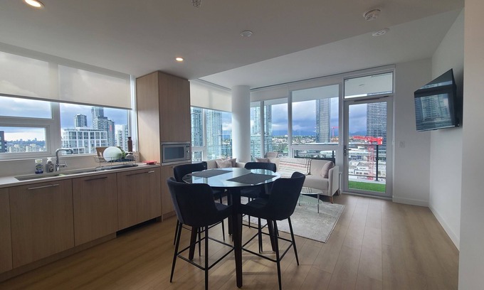 Burnaby Apartment | BRAND NEW 2-bed apartment with view, gym, yoga room, and AC in central Burnaby