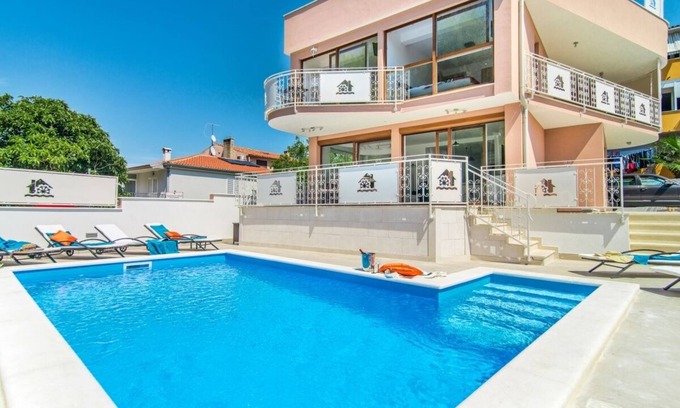 Novigrad Villa | Brand New 3 Bedroom Villa with Private Pool, only 200 m from the Beach !