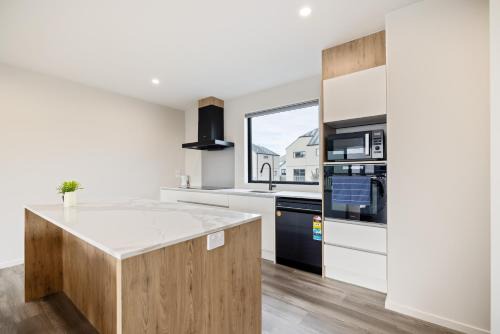 Christchurch City Centre Apartment | Brand New 3BR with garage - Your Base to Explore the CBD