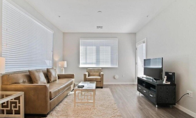 Menlo Park Apartment | Brand New Anton Menlo Luxury Studios with Great Onsite Amenities