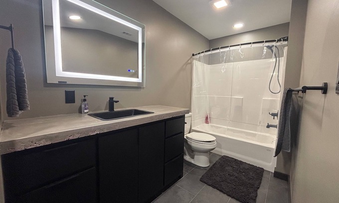 Lakeview  Jefferson County House | Brand new bedroom for rent in quiet country setting