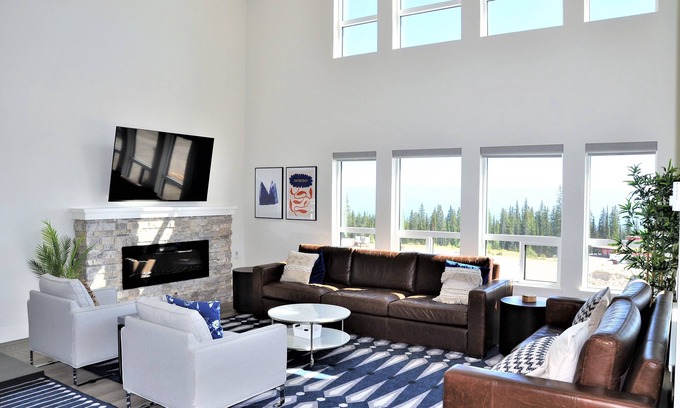 Big White Ski Resort Condo | Brand new Executive, Top Floor Townhome with Private Hot Tub in Happy Valley!