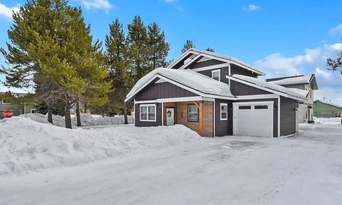 Tamarack Resort House | Brand new home nestled in the small mountain town of Donnelly, Idaho