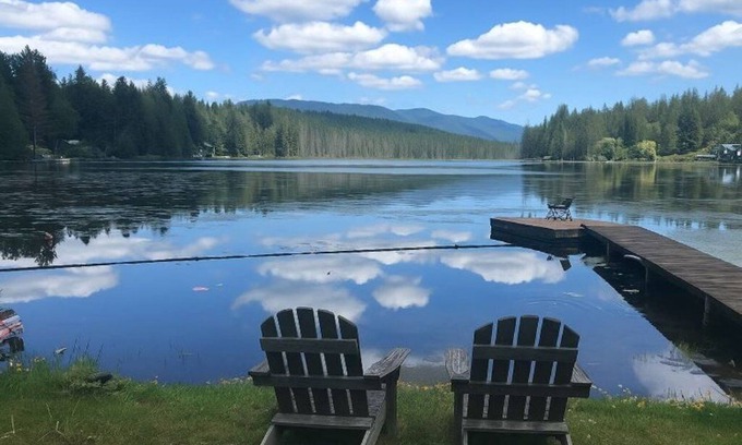 Black Diamond Cabin | Brand-new, lakeside cabin, 1 hour from Seattle.