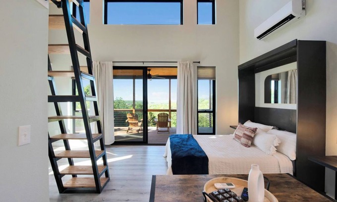 Davis Cabin | Brand New! Lofted Lookout - gorgeous views near Turner Falls